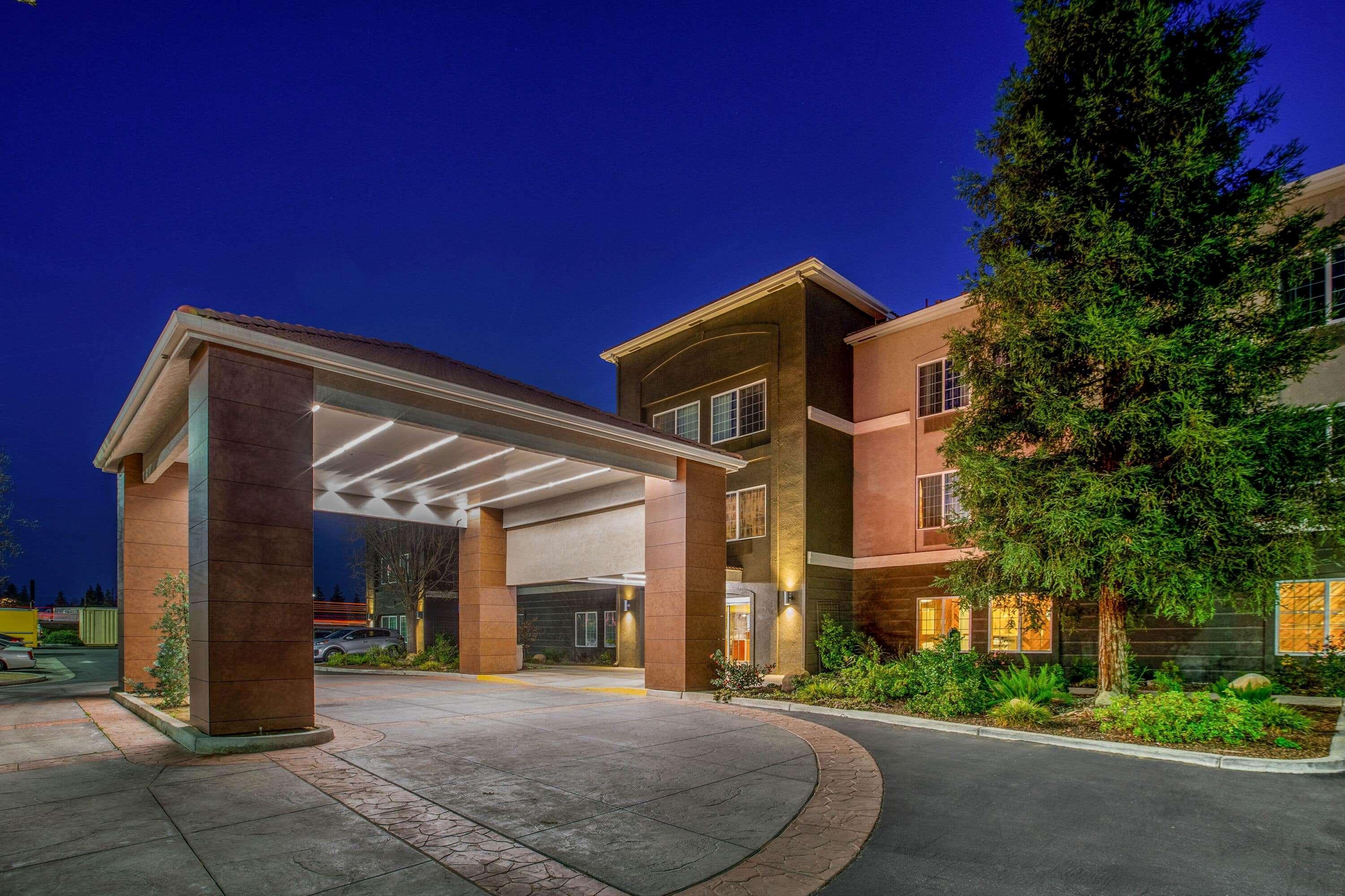 La Quinta By Wyndham Bakersfield North Hotel Exterior photo